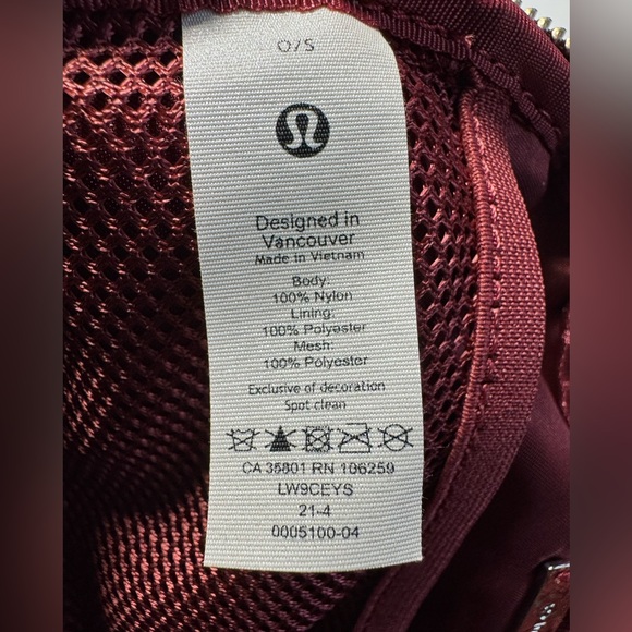 NWOT Lululemon Everywhere Belt Bag 1L Red Merlot Unisex - Picture 7 of 7